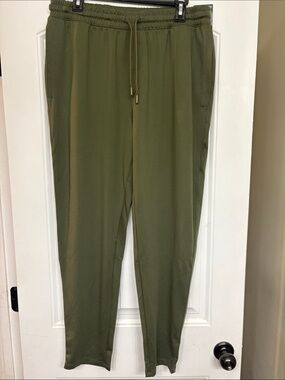 Olive Green Men's Drawstring Underarmour Pants. Size Large
